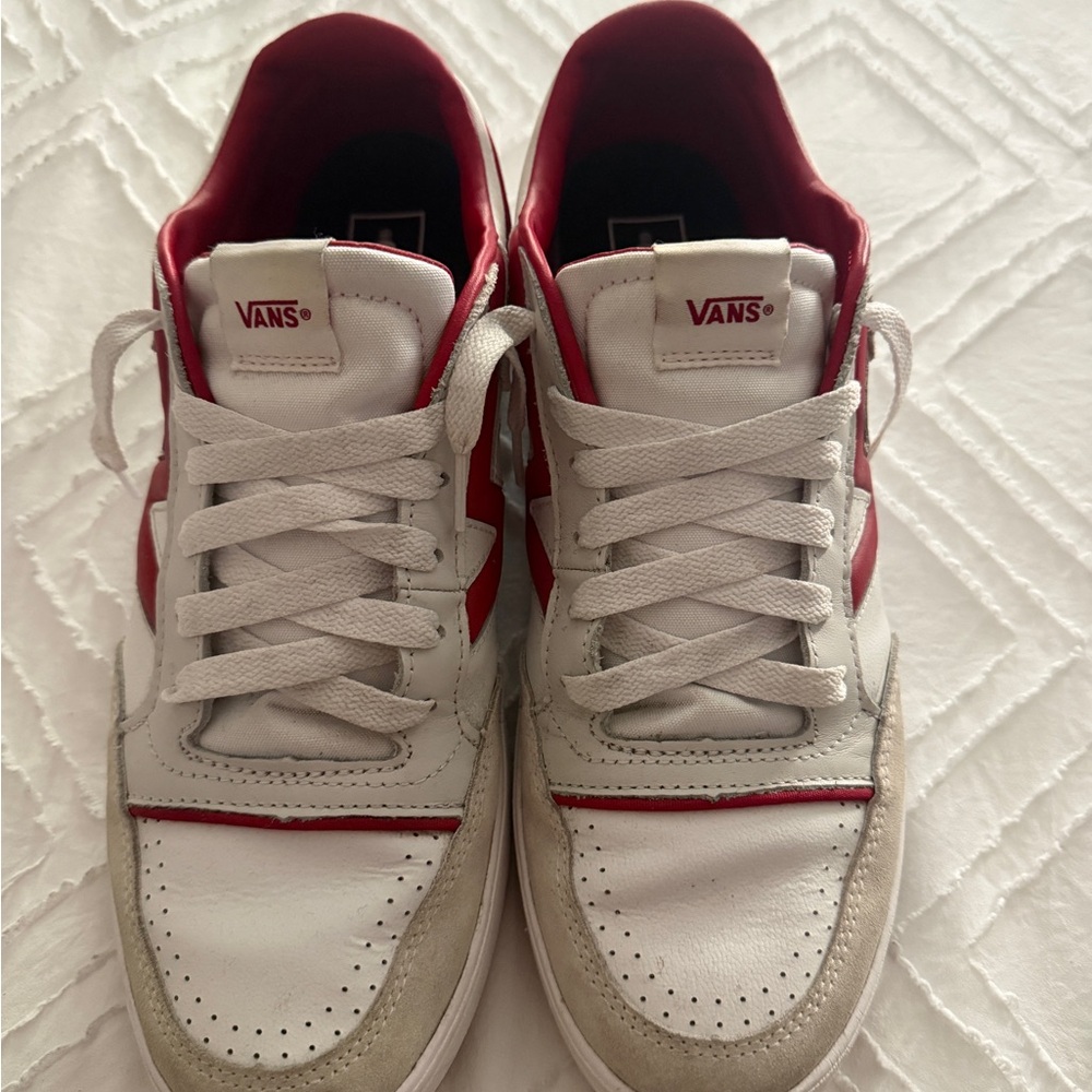 Vans Men’s White and Red Low-Top Sneakers
